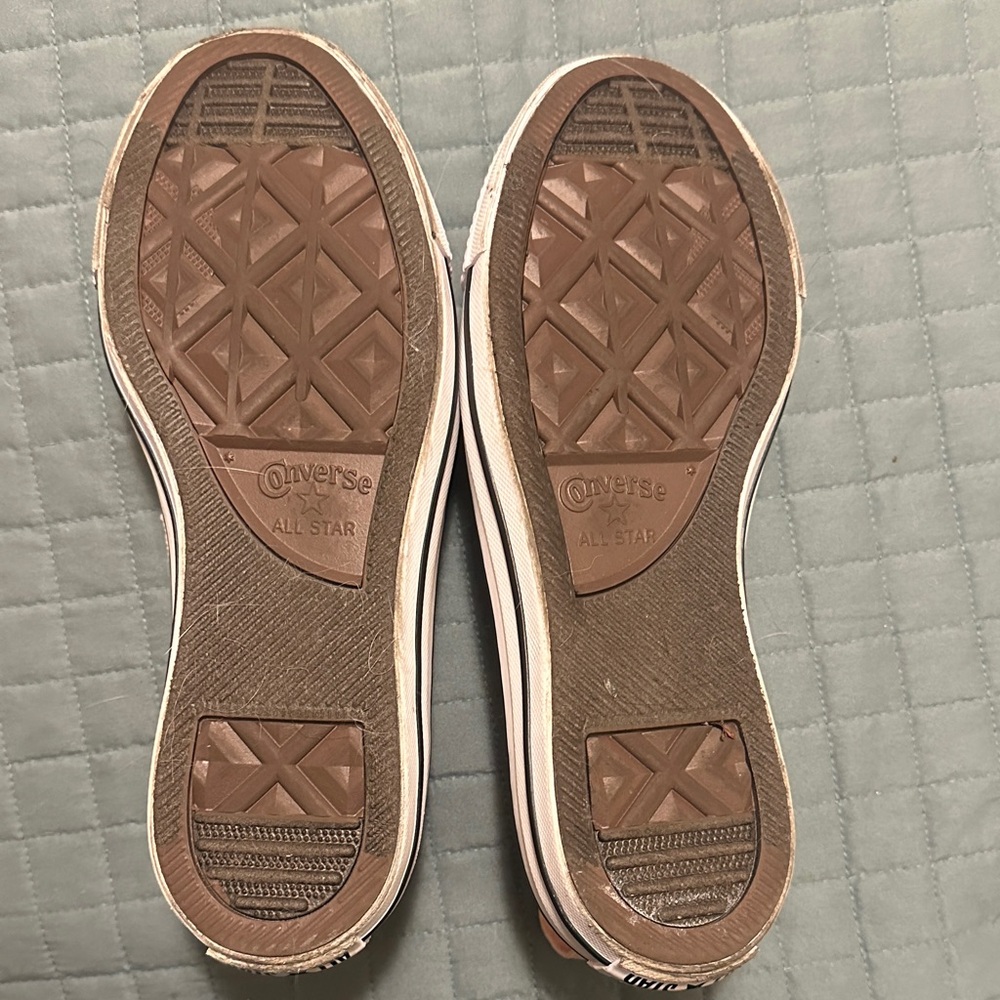 Converse Women's Light Peach Sneakers - Picture 5 of 6